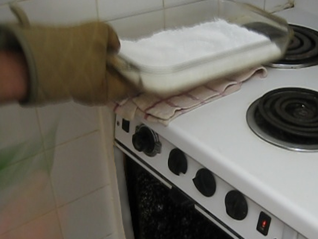 Step 6. Remove the sodium carbonate from the oven.