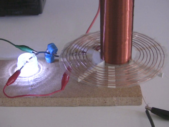 Close-up of the spiral primary coil.
