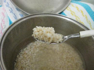 Heat-retention cooking - the end result, fluffy long grain brown rice.