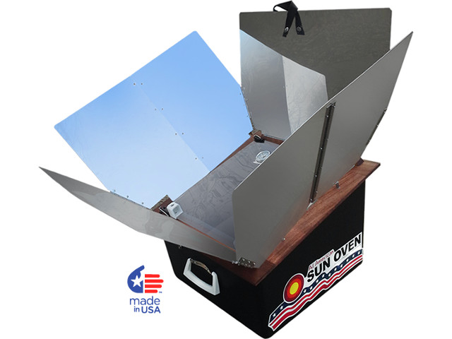 Global Sun Oven (GSO) solar cooker.