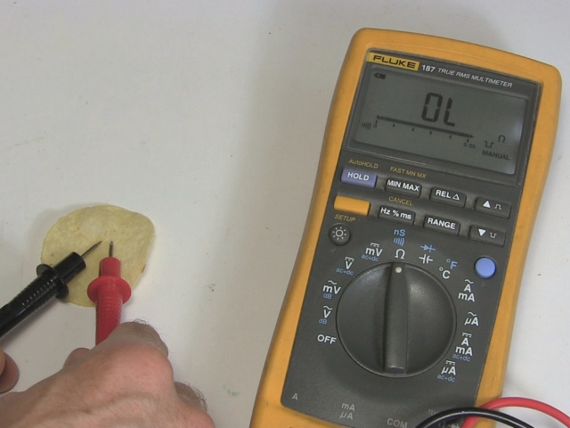 Measuring the chip resistance.