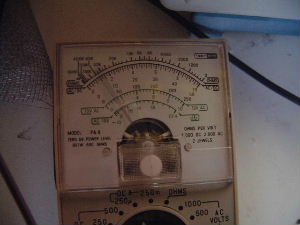 Ammeter reading 30-40 microamps, probably an average as
high voltage spiking was going on.